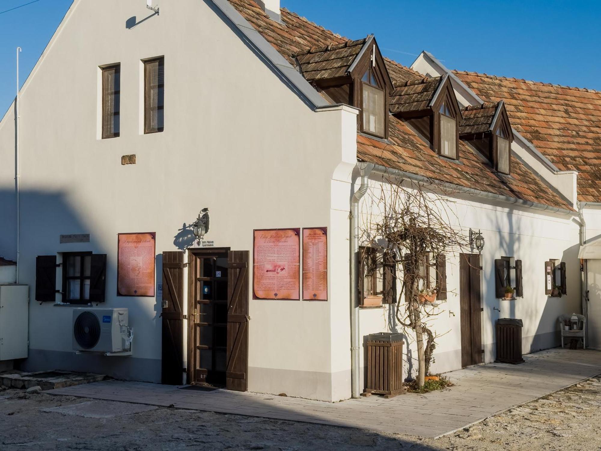 Edvy Malom Fogado Barokk Udvarhaz Pápa Exteriér fotografie