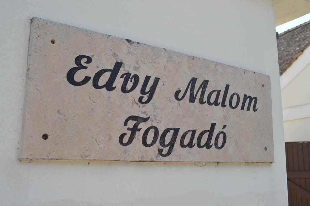 Edvy Malom Fogado Barokk Udvarhaz Pápa Exteriér fotografie